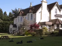 Worplesdon Place Hotel Hotele w: Guildford