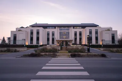Best Western Plus Hotel des Francs Các khách sạn ở Longpont