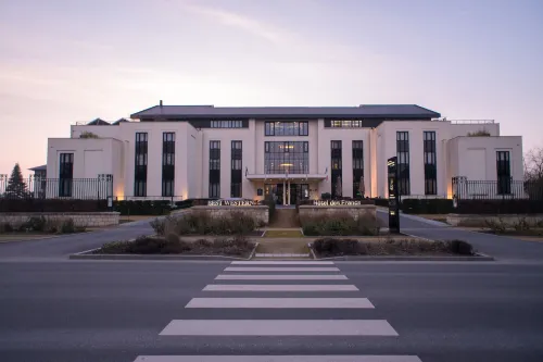 Best Western Plus Hotel des Francs Hotels in Coucy-le-Chateau-Auffrique