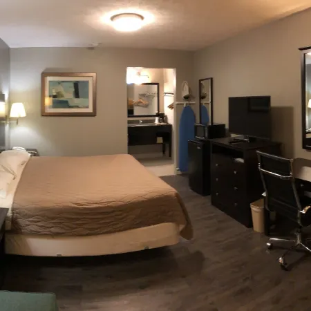 Deerfield Inn and Suites - Fairview