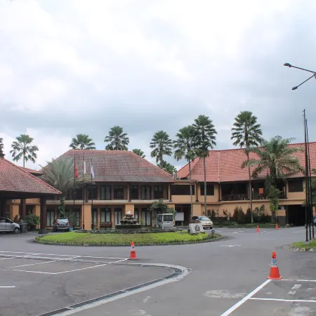Laras Asri Resort & Spa