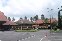 Laras Asri Resort & Spa - parking