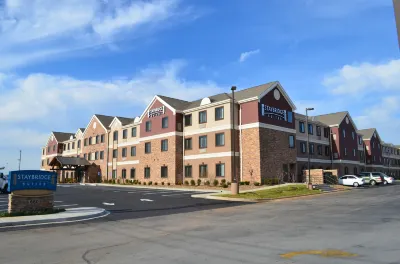 Staybridge Suites Bowling Green Hotels near Fountain Square Park