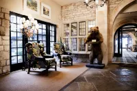 The Bear of Rodborough Hotel