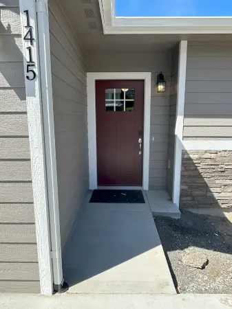 Classy and Cozy Brand New Townhouse!