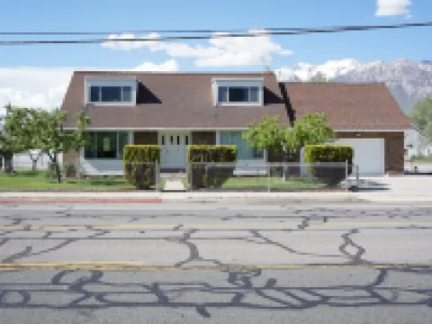 ラージ ルーム ニア UVU & BYU オレムのホテル