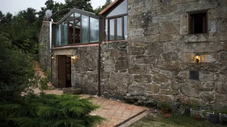 Lugar Dos Devas Отели в г. Кресьенте