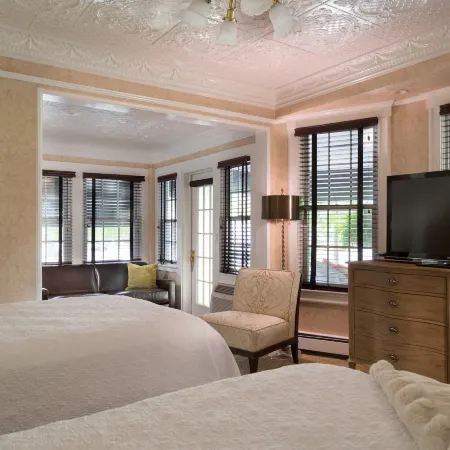 Chateau Inn and Suites