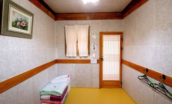 Happiness Full Hanok Guesthouse