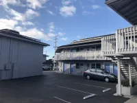 Pacific Inn Monterey - parking