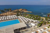 Queens Bay Hotel - Pools