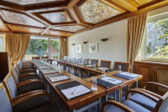 Bernstein Hotel Villa Kastania