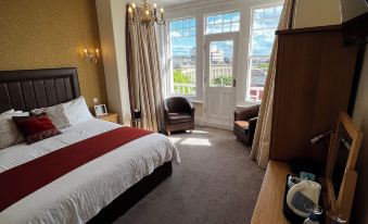 Queenswood Hotel