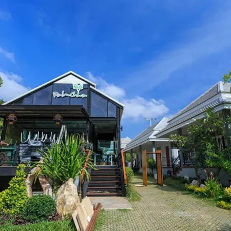 Palmchwa Resort