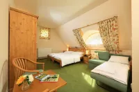 Penzion Černická Obora Hotel di Sudomerice u Bechyne