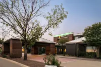 La Quinta Inn & Suites by Wyndham Round Rock North - Pet friendly
