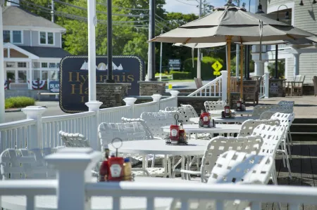 Hyannis Harbor Hotel