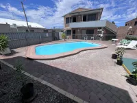 Spa Village Travel Inn - Motels