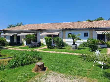 La Cadournaise Отели в г. Сиврак-ан-Медок