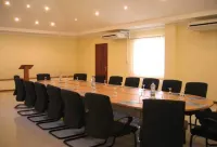 Le Peninsula Bay Beach Resort & Spa