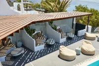 Oia Suites Hotels in Finikia