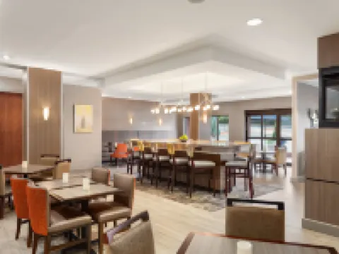 Hampton Inn & Suites Denver-Cherry Creek Hotels in Glendale