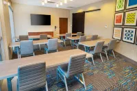 Holiday Inn Express & Suites Las Vegas - E Tropicana