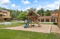 Trout Creek Resort/Golf/Pool/Hot Tub/Sauna/Pet Friendly