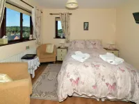 Erris Villa Hotels in Llandrindod Wells