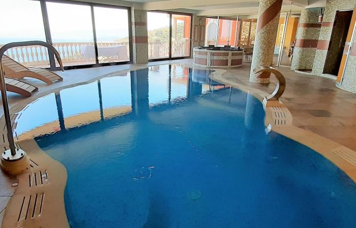 Divine Holiday Home in Giosa Marea with Sauna & Hot Tub