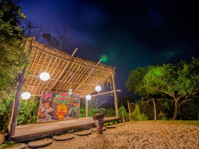 Distant Relatives Ecolodge & Backpackers