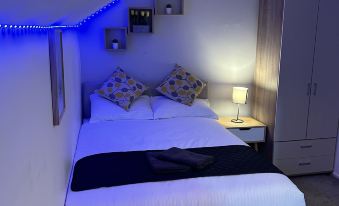 Quirky Oasis Anfield