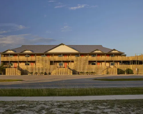 Pamlico Station Edgecamp Hotels in Kinnakeet