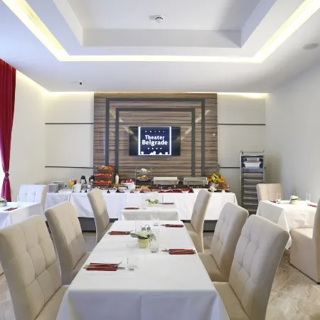 Hotel Theater Belgrade Отели рядом с достопримечательностью «Река Дунай»