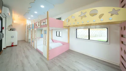 Hwaseong Refresh Glamping & Caravan - Homestays