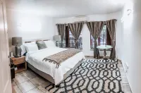 Gold Pot Stay a 5 Bedroom House فنادق في Donkerhoek
