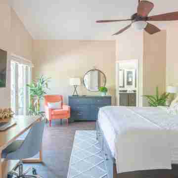 Scottsdale Gem WPool in Private and Serene Yard Rooms