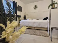 Seaside Escape - Sleeps 4 - Pets Ok - Free Parking Hotels in Cleethorpes
