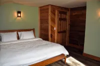 Hekate's Retreat Hotels in North Coast