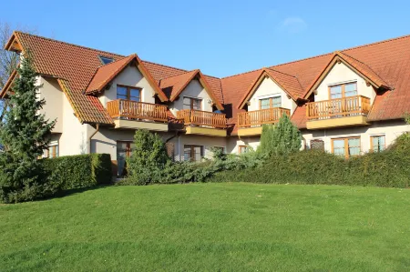 Ferienwohnanlage Schwabe Mit Schwimmbad