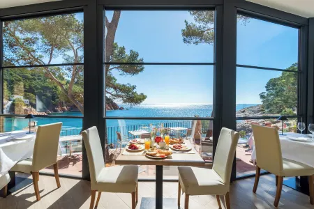 Hotel Hostalillo by Escampa Hotels Отели в г. Палафружель