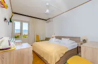Apartments and Rooms Darinka