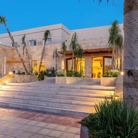 Akti Coast Club Hotel Отели рядом с достопримечательностью «Древний город Палио Пили»