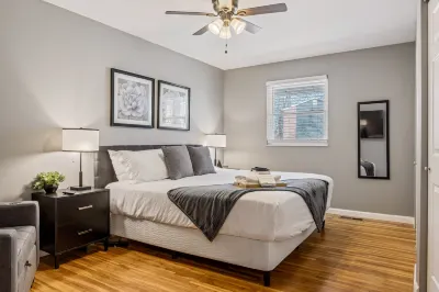 Cozy Retreat - Central Location, Modern Amenities