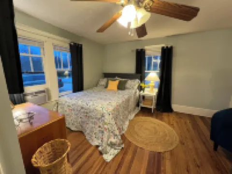 Jude's cozy & convenient downtown studio Apt.