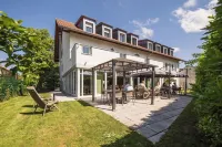 Gästehaus GN8 Hotels in Moos