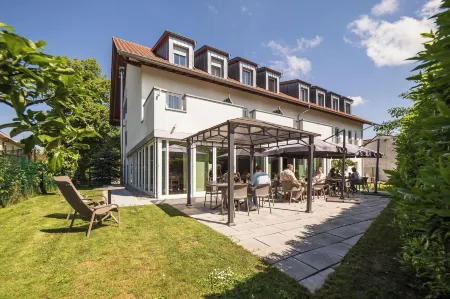 Gästehaus GN8 Отели в г. Рилазинген-Ворблинген