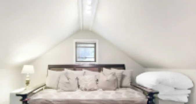 Elegant Southern Cottage/Downtown Pied-a-Terre near Island Beaches