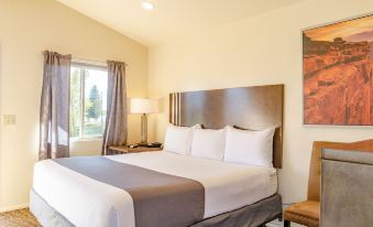 Mountain Ridge Cabins & Lodging Between Bryce and Zion National Park