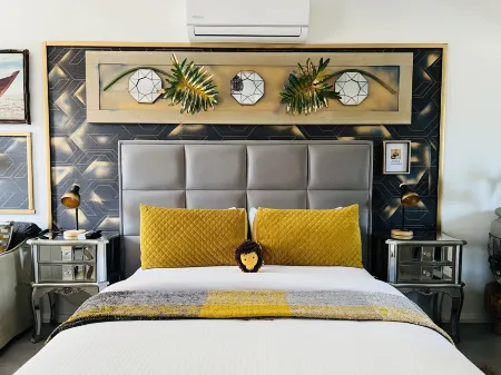 24 on Basil Boutique Luxury Hotel Отели рядом с достопримечательностью «Йоханнесбург Зу»